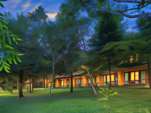 Klov Resort & Spa