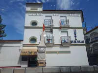 Hostal DP El Pilar Hotels near Hide el venero de los rabilargos