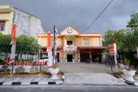 RedDoorz Plus @ Jalan FL Lumban Tobing Sibolga Hotel a Central Tapanuli Regency