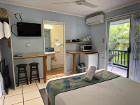 Cardwell Beachfront Motel