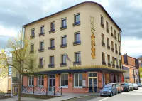 Logis Hôtel du Commerce Hotel di Volvic