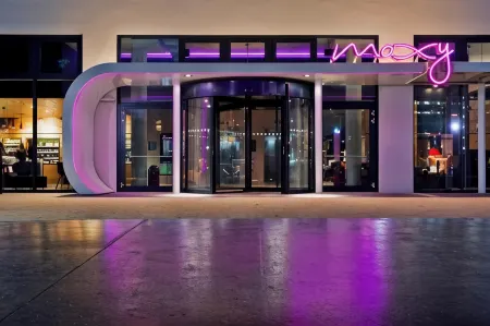 Moxy Vienna Airport Отели в г. Фишаменд