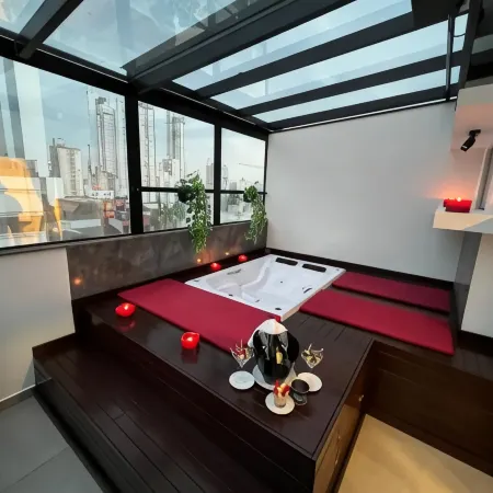 Holiday & Business Hotel - Em Frente ao Centro de Eventos e Arena Conda