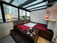 Holiday & Business Hotel - Em Frente ao Centro de Eventos e Arena Conda - sarapan