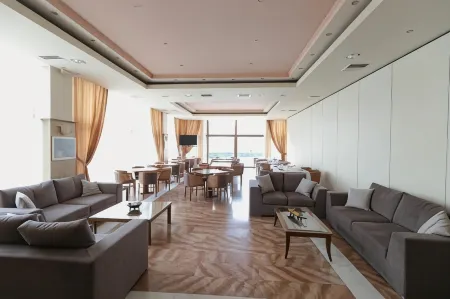 Tzaki Hotel & Restaurant Patras Отели рядом с достопримечательностью «The Patras Castle»