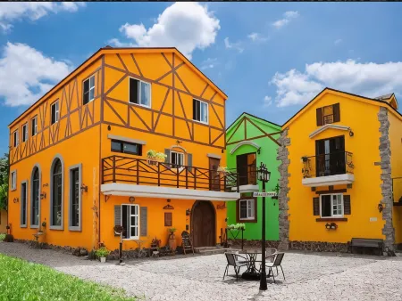 Brookburg Отели в г. Илань