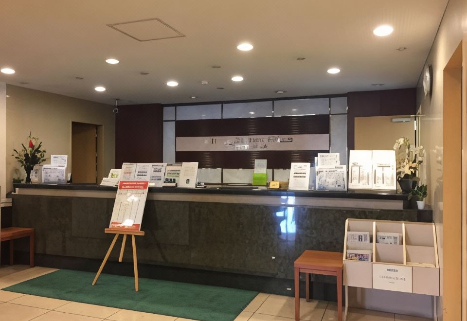 호텔 크라운 힐스 도요카와 로비 이미지