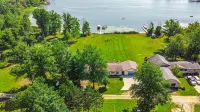 Lake Front Home with Plenty of Space inside and outside. 100 Ft of Lake Frontage