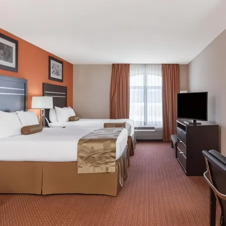 La Quinta Inn & Suites by Wyndham Tulsa Midtown