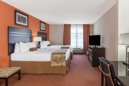 La Quinta Inn & Suites by Wyndham Tulsa Midtown