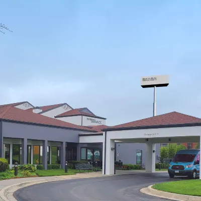 Sonesta Select Kansas City Airport Tiffany Springs Hotels near Tiffany Hills Park