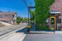 Hanford House Inn