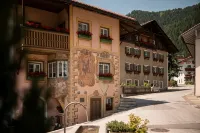 Romantik Hotel & Restaurant Stafler Hotels in Mules