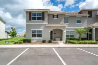 湖景美觀的聯排別墅，帶私人游泳池！