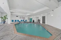Ocean Isle Inn - Beach