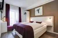 Hotel West Hotels near Reeperbahn