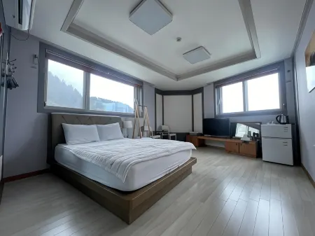 Ulleungdo JD Hostel Отели в г. Уллын