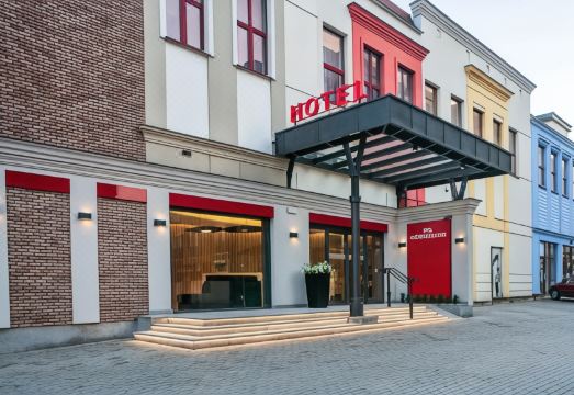 5. 호텔 메트로폴리..