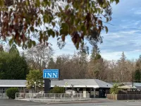 Western Village Inn-Newly Renovated Hotels in Willits