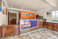 Motel 6 Fresno, CA - Belmont Ave