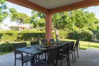 Villa Seaside - Beach Retreat with Jacuzzi