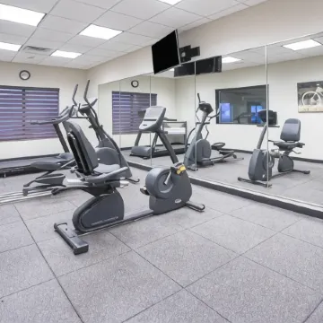 Holiday Inn Express & Suites GLENDIVE by IHG