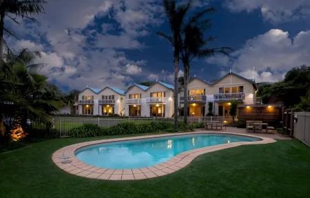 Boathouse Resort Studios and Suites