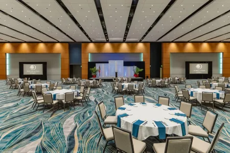 DoubleTree by Hilton Cedar Rapids Convention Complex