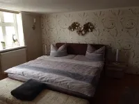 125m² vacation apartment below the castle, with a view over the Harz foreland Hotéis em Blankenburg