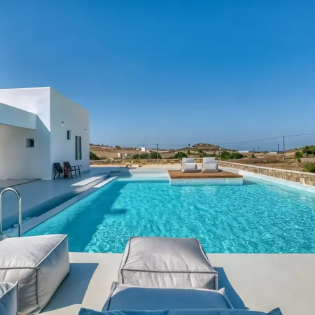 Lil Paros Luxury Suites