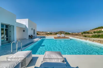Lil Paros Luxury Suites
