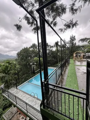 Lush Hills by Benchmark