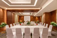 Hotel Thrive, A Tropical Courtyard - Business