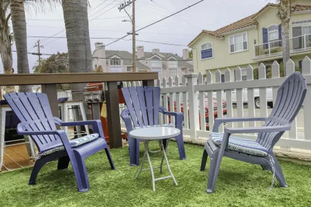 Outdoor Dining and Firepit - Cozy Coastal Haven