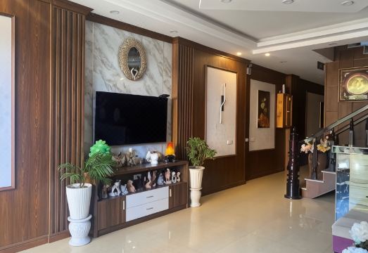 5. 미스티 호스텔 ..