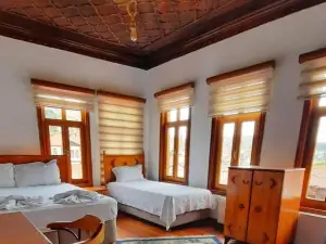 Tarihi Taskiran Hotel