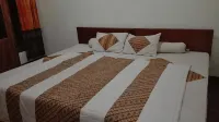 Arrys (Watukarung Surf Camp) Hotel dekat UD. UTAMI / TOKO UTAMI KALAK DONOROJO PACITAN