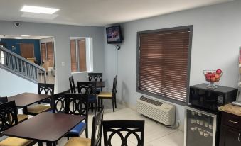 Days Inn by Wyndham Muncie -Ball State University