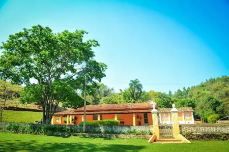 Antiga Fazenda de Café, Casa de 1917, Piscina de Agua Mineral