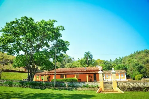 Antiga Fazenda de Café, Casa de 1917, Piscina de Agua Mineral