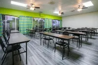 Super 8 by Wyndham Ft Stockton