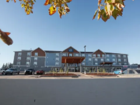 Pomeroy Inn & Suites at Olds College Hotels in Olds
