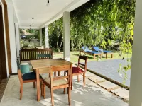 Muthu Nila Hotels in Kamburugamuwa