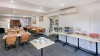 Mackay Rose Motel - breakfast
