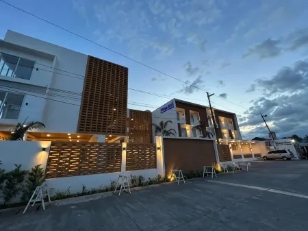 Playa Azul Baler Отели рядом с достопримечательностью «Дингалан Кейв»