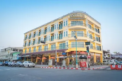 LANDMARK NAKHONPHANOM HOTEL  호텔