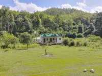 Corbet Hill Center River Home Stay