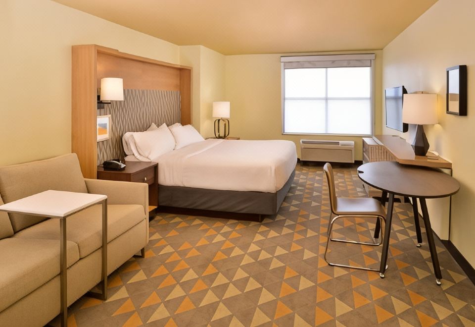 Holiday Inn Kansas City AirportOver view