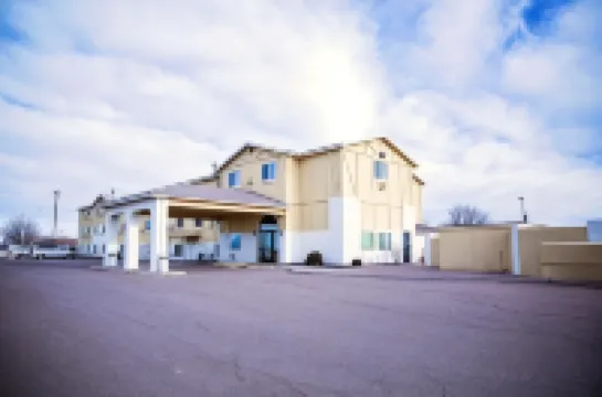 Super 8 by Wyndham Holbrook