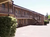 Cedar Lodge Motel
